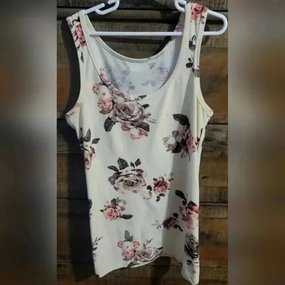 Rue21 tank tops, womens size medium - Picture 3 of 4